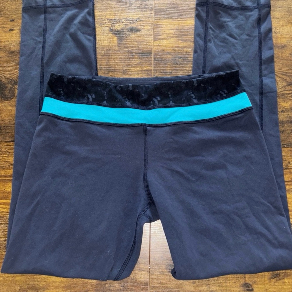 Lululemon straight legged comfy pants